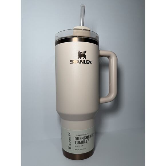 Stanley 2024 Holiday Comfort and Joy GILDED SUGAR 40oz Flowstate Quencher - Picture 1 of 7